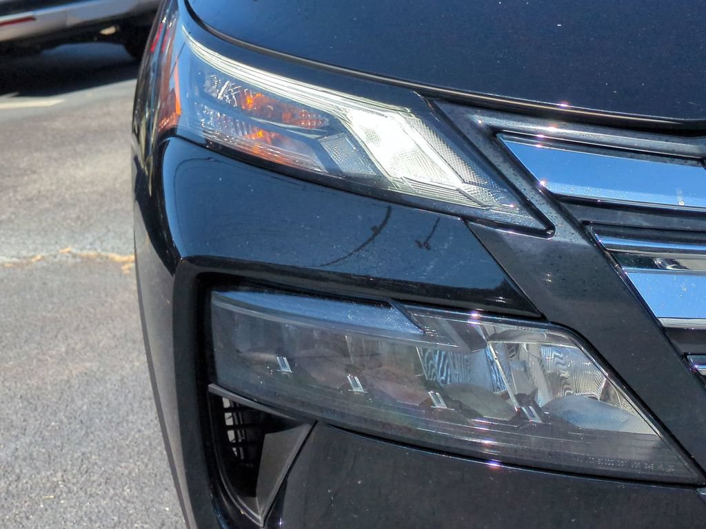Used 2025 Nissan Rogue SV AWD/4WD image 11