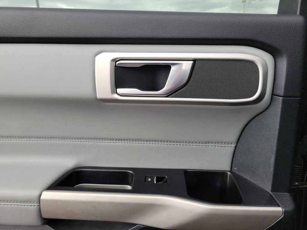 Certified 2022 Ford Explorer XLT w/ Equipment Group 202A image 15