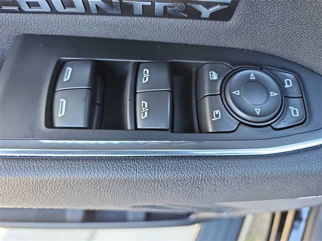 Used 2025 Chevrolet Silverado 1500 High Country image 28