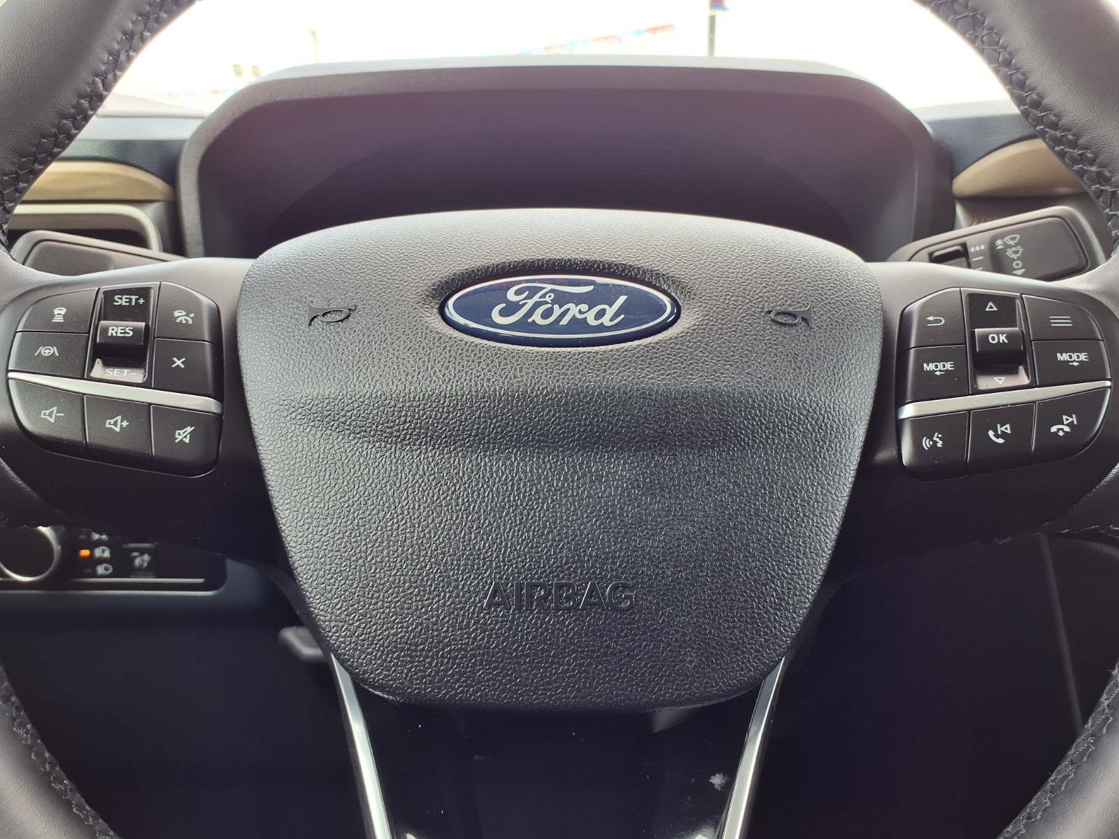 Certified 2025 Ford Maverick Lariat image 18