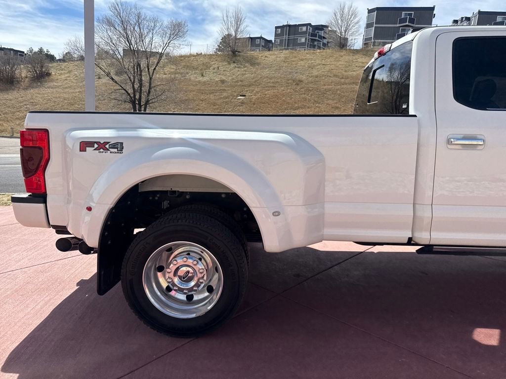 Certified 2022 Ford F450 Platinum w/ FX4 Off-Road Package image 31