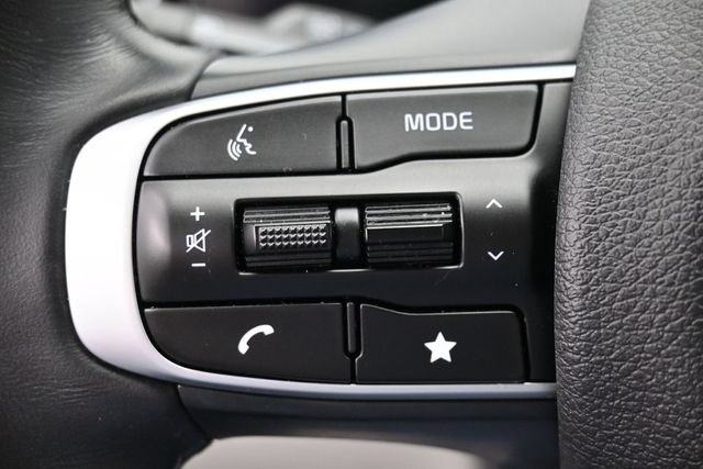 Used 2025 Kia Sportage EX w/ Premium Package FWD image 16