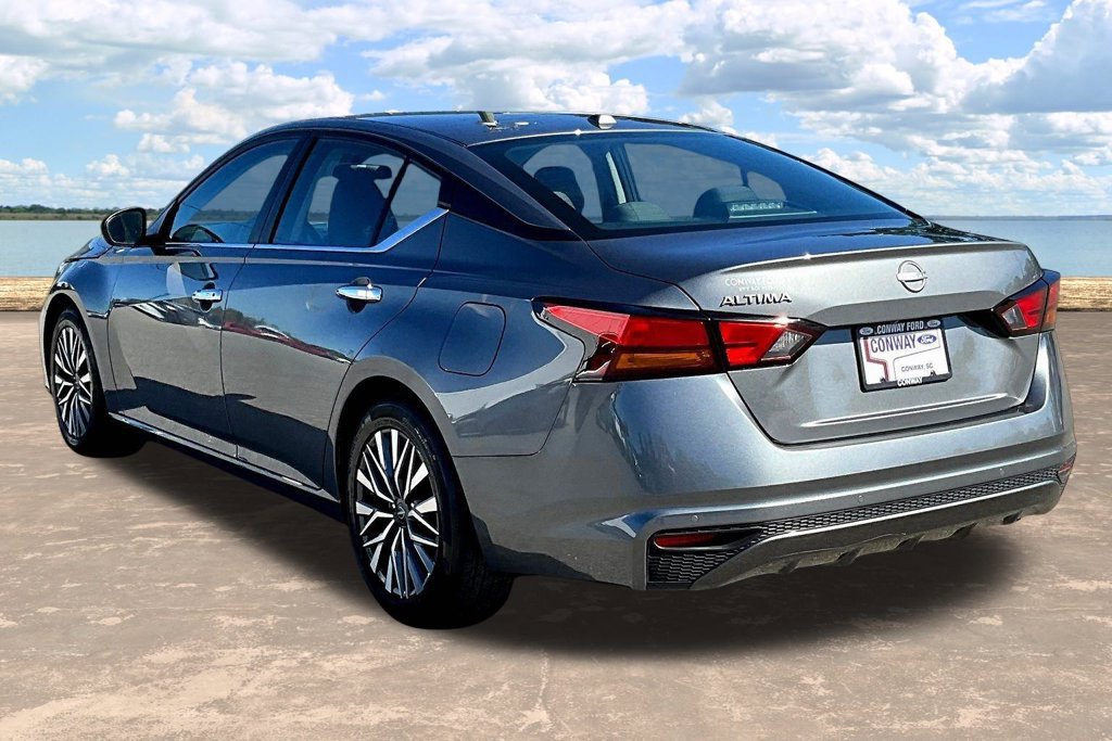 Used 2025 Nissan Altima 2.5 SV FWD image 5
