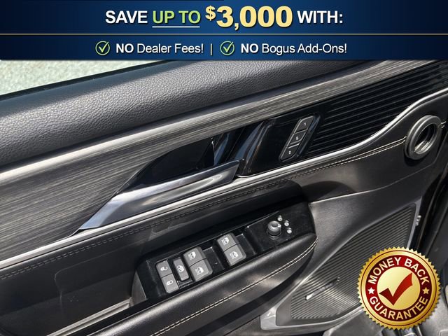 Used 2023 Jeep Wagoneer L Series III RWD image 16