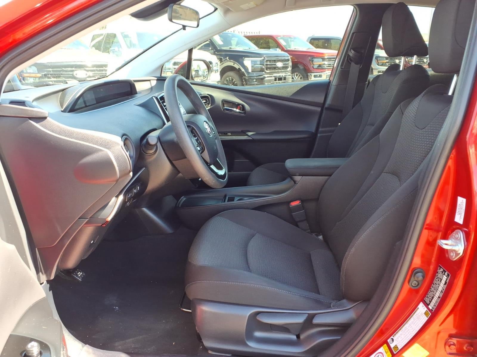 Used 2021 Toyota Prius LE w/ Carpet Mat Package (TMS) FWD image 22