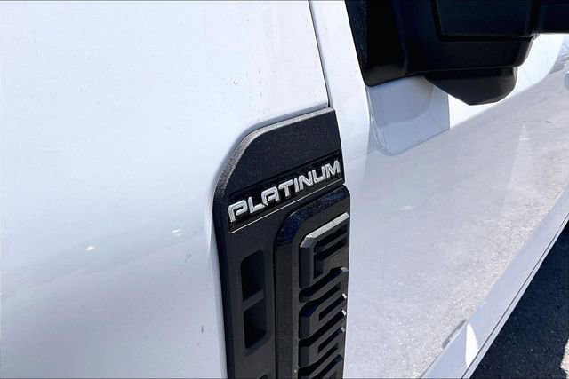 Certified 2025 Ford F250 Platinum w/ FX4 Off-Road Package AWD/4WD image 31