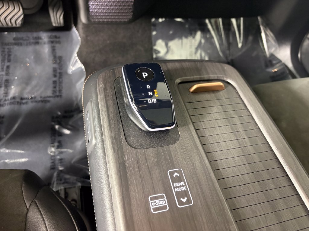Used 2025 Nissan Ariya AWD image 20