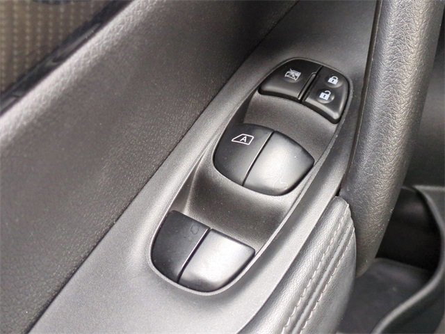 Used 2018 Nissan Rogue SL w/ Premium Package image 25