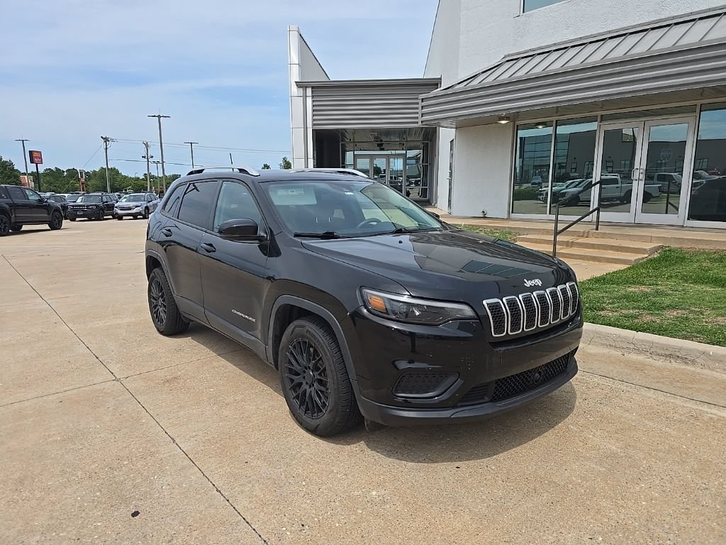 Used 2021 Jeep Cherokee Latitude FWD video 1
