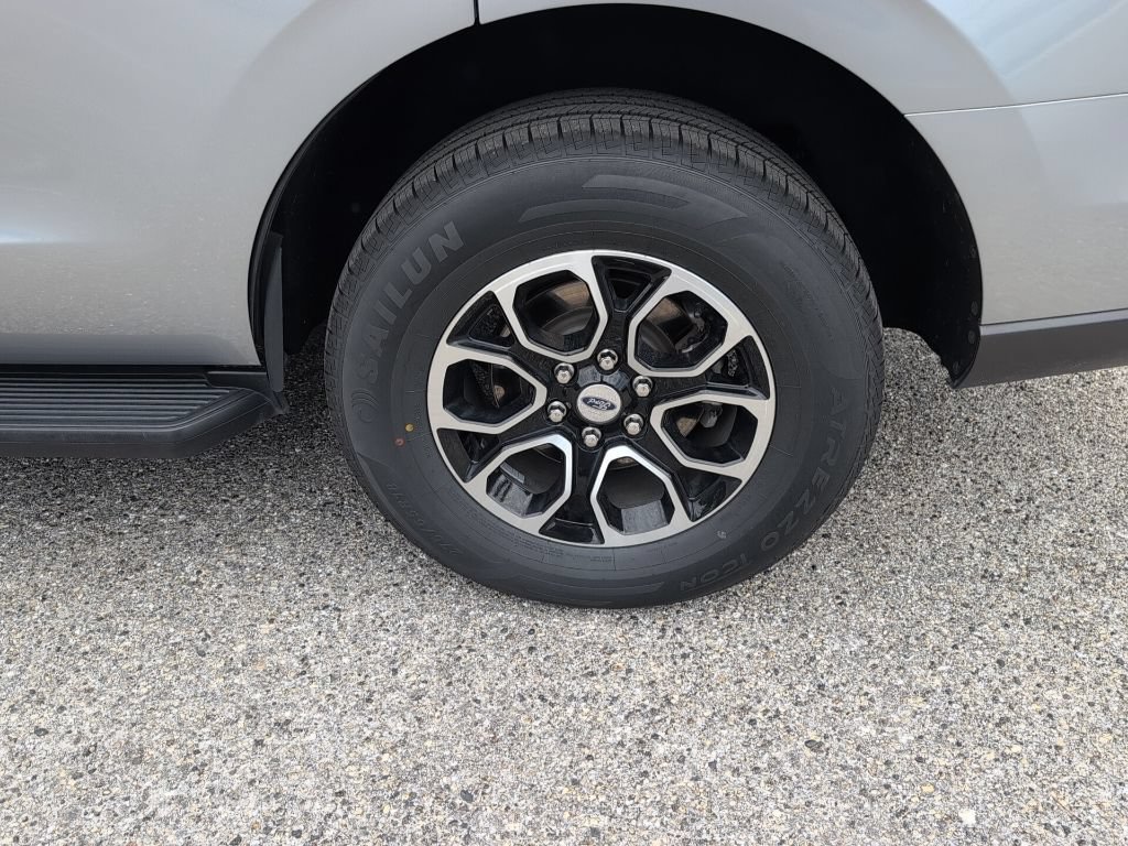 Certified 2024 Ford Expedition XLT RWD image 16