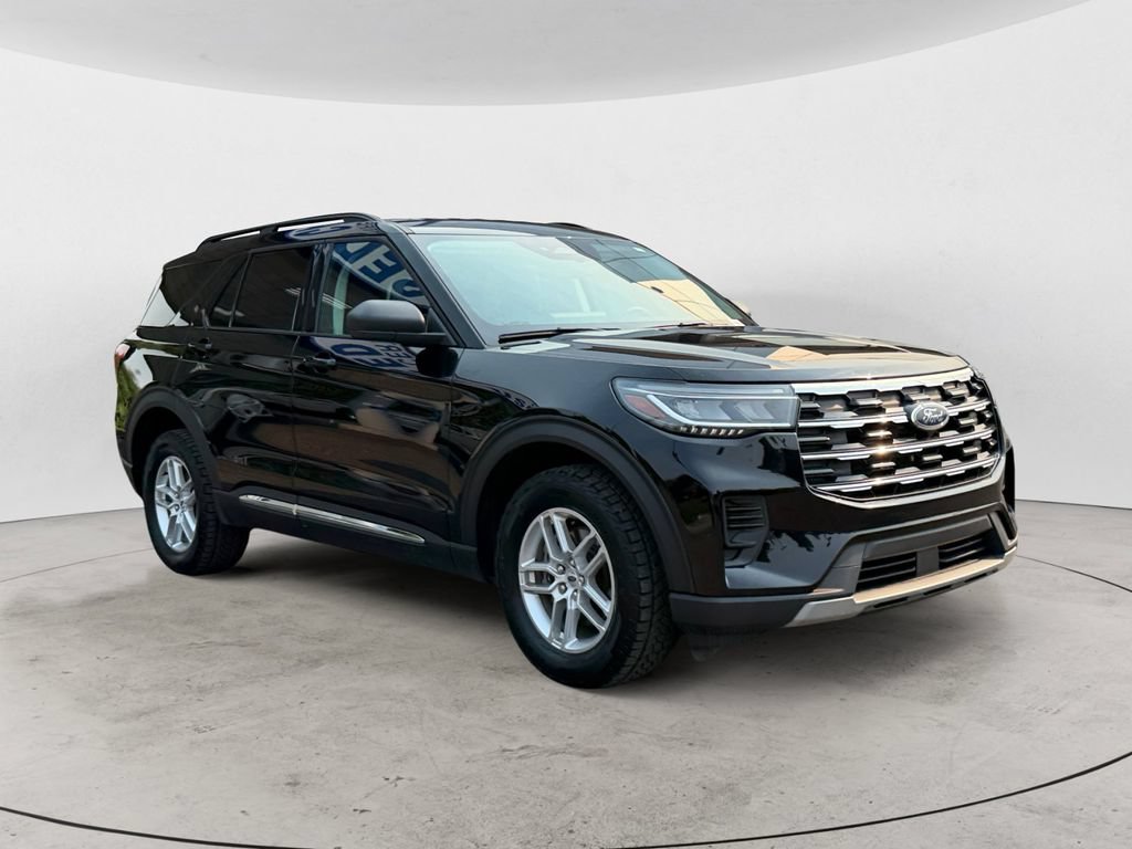 Certified 2025 Ford Explorer Active AWD/4WD image 3