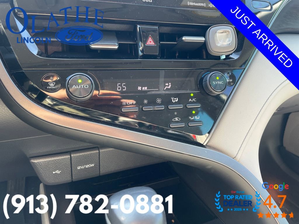 Used 2021 Toyota Camry XLE w/ Navigation Upgrade Package FWD image 3