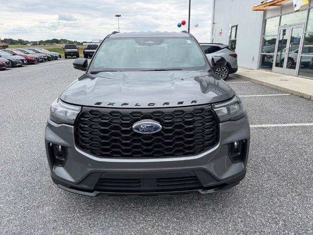Certified 2025 Ford Explorer ST-Line w/ ST-Line Street Pack AWD/4WD image 3