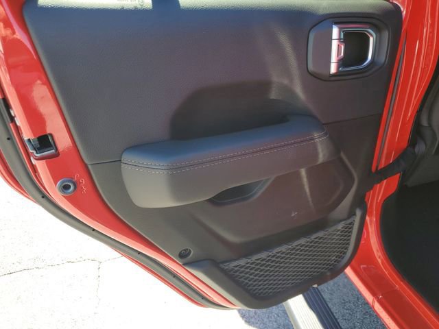 Used 2022 Jeep Wrangler Unlimited Rubicon w/ Trailer Tow Package image 13