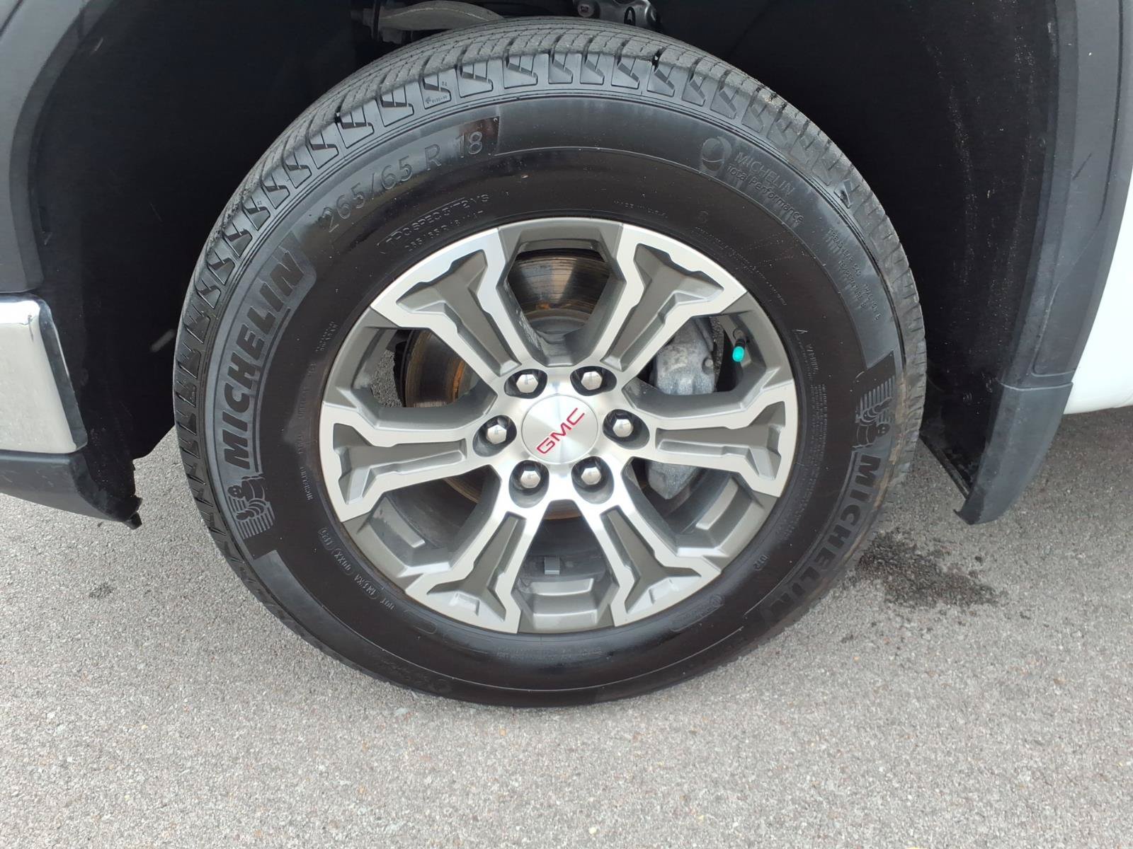 Used 2025 GMC Sierra 1500 SLT AWD/4WD image 9