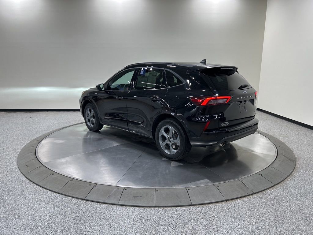 Certified 2023 Ford Escape ST-Line Select w/ Tech Pack #1 image 3