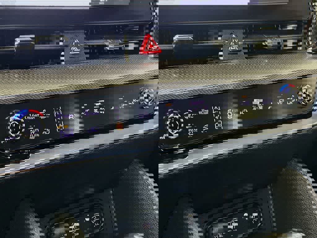 Used 2023 Kia Sportage SX image 21