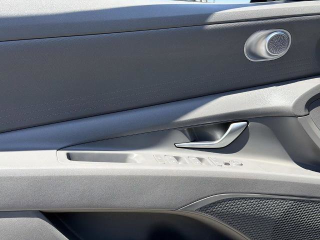 Used 2023 Hyundai Elantra SEL FWD image 19