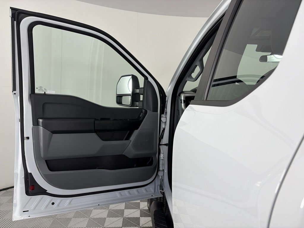 Certified 2025 Ford F350 XL w/ Snow Plow Prep Package image 10