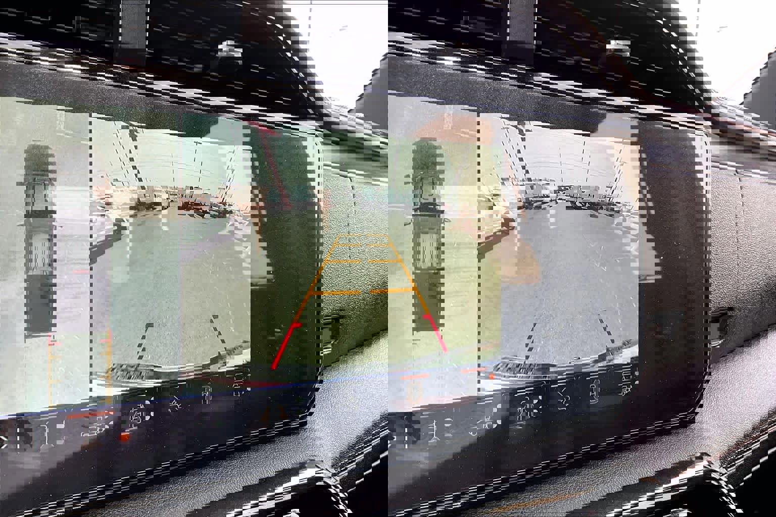 Used 2025 GMC Sierra 2500 AT4 w/ AT4 Premium Plus Package image 27