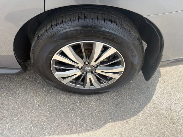 Used 2019 Nissan Pathfinder S AWD/4WD image 12