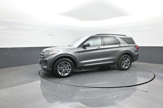 Certified 2025 Ford Explorer Active w/ Active Comfort Package AWD/4WD image 4