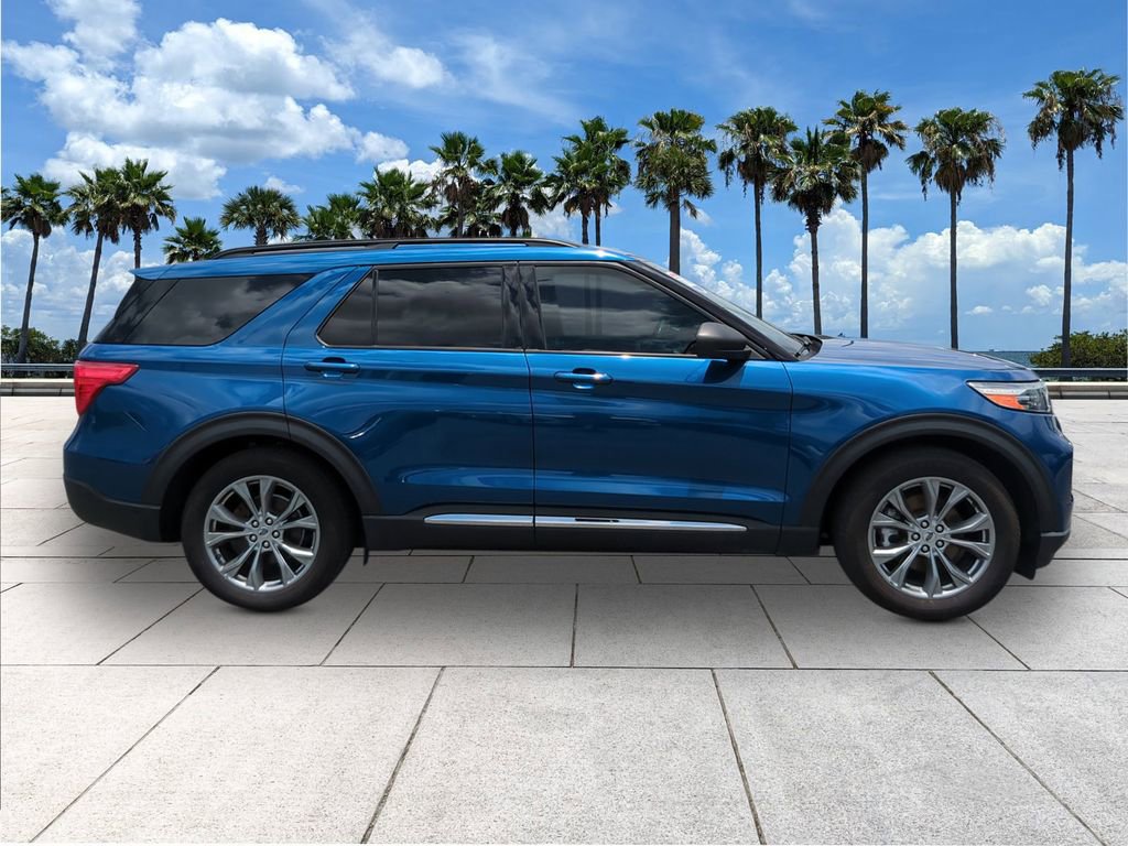 Certified 2022 Ford Explorer XLT w/ Equipment Group 202A RWD image 9
