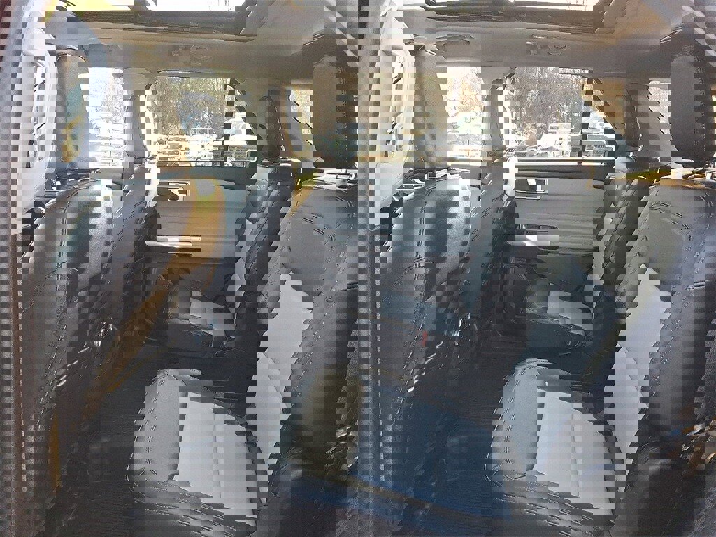 Certified 2023 Ford Explorer XLT w/ Equipment Group 202A image 11