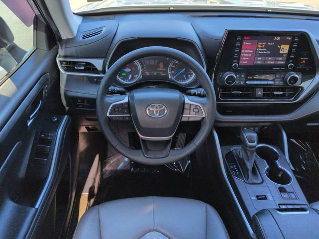 Used 2022 Toyota Highlander Bronze Edition image 16