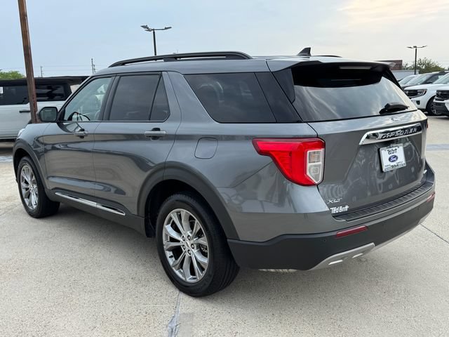 Certified 2022 Ford Explorer XLT w/ Equipment Group 202A AWD/4WD image 5