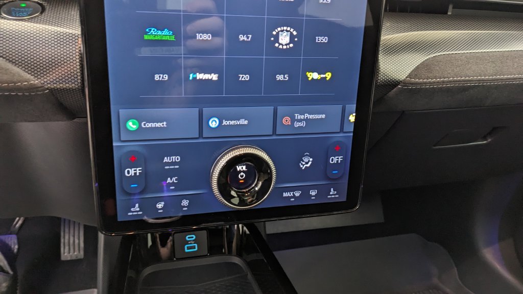 Certified 2023 Ford Mustang Mach-E GT w/ GT Performance Edition AWD/4WD image 26