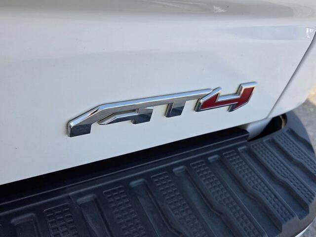 Used 2022 GMC Sierra 1500 AT4 AWD/4WD image 11