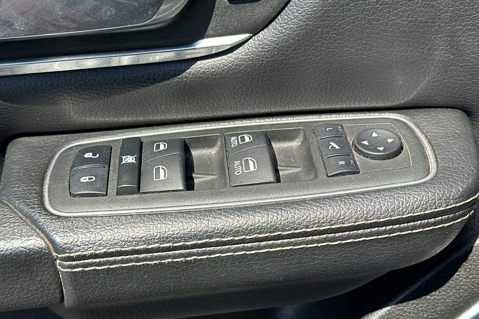 Used 2022 RAM 1500 Laramie w/ Sport Appearance Package image 13