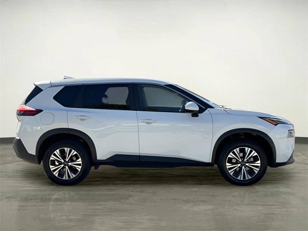Used 2023 Nissan Rogue SV image 11