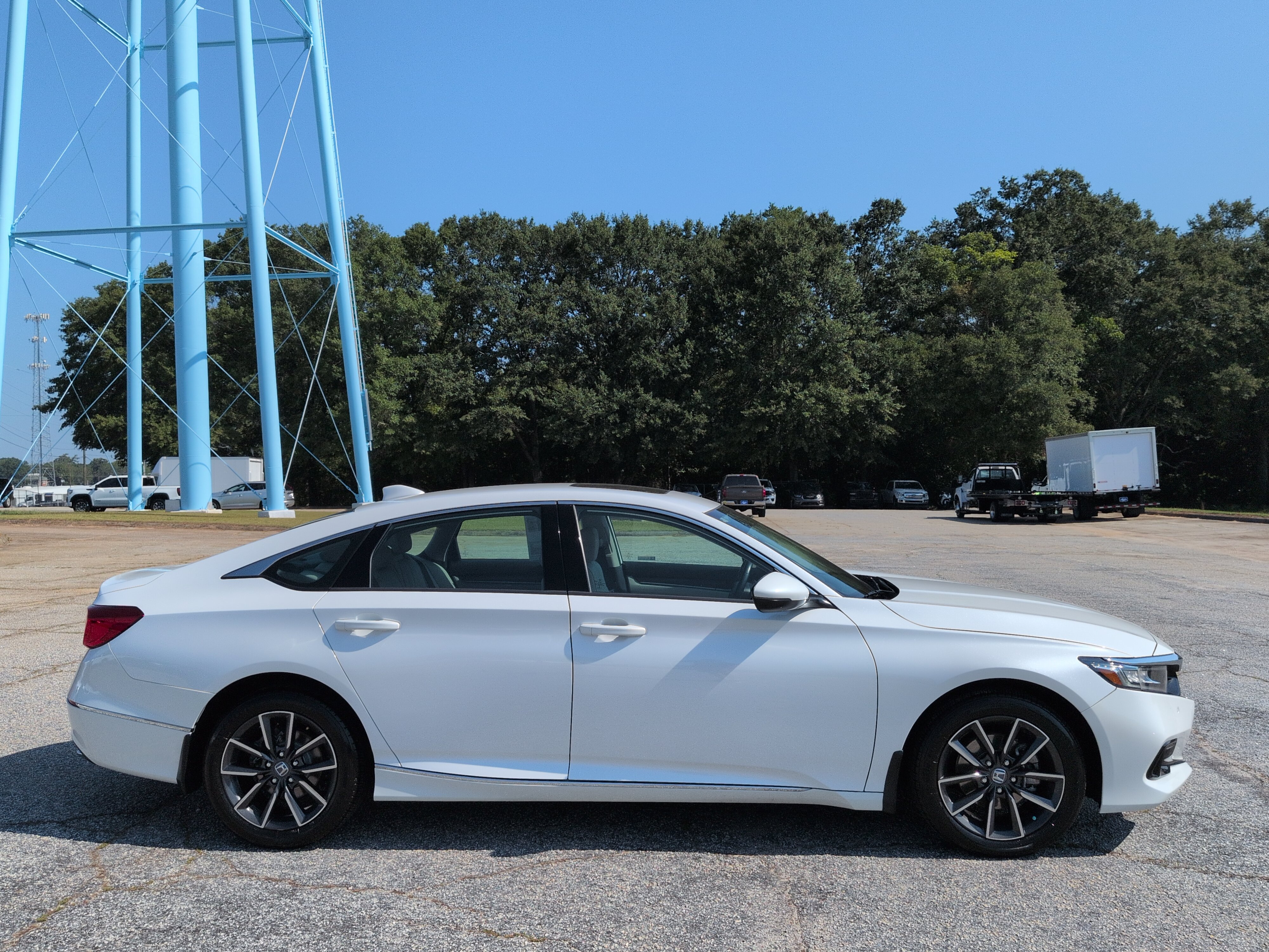 Used 2021 Honda Accord EX-L image 2