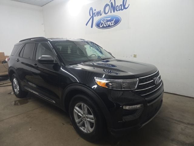 Certified 2024 Ford Explorer XLT w/ Equipment Group 202A AWD/4WD image 1