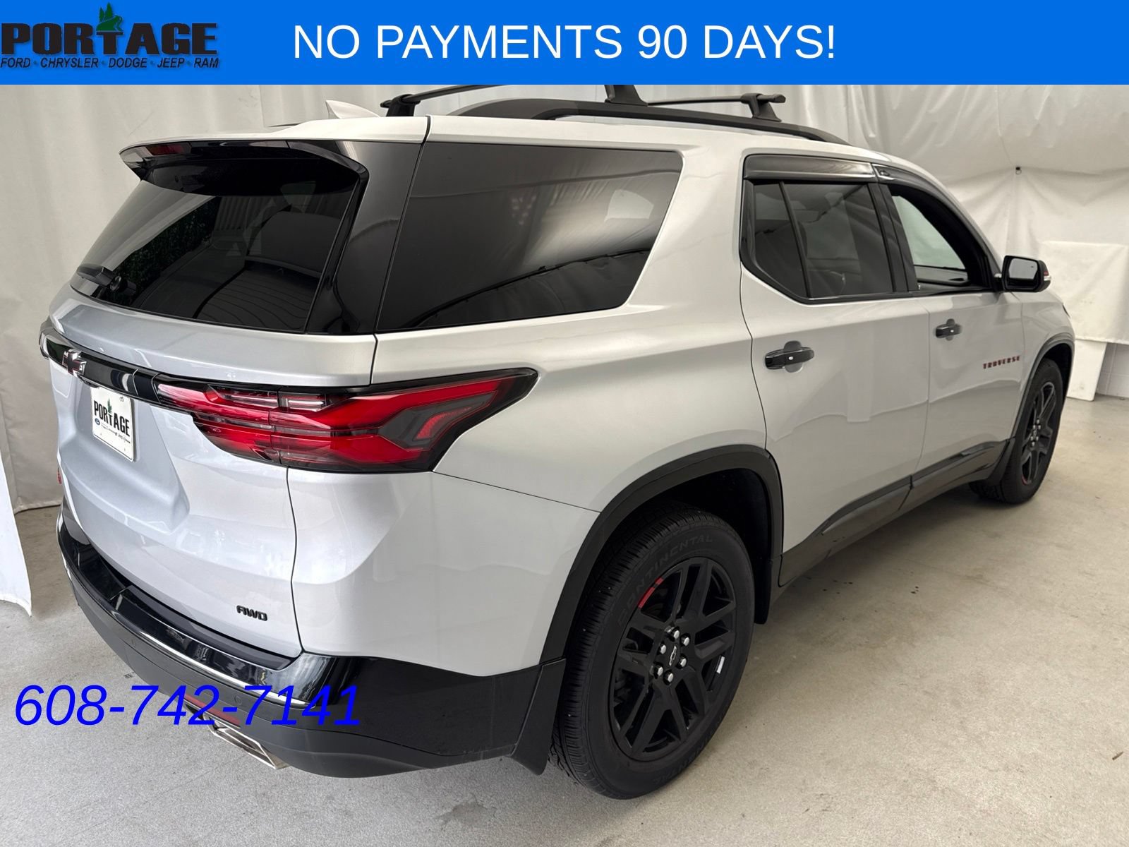 Used 2022 Chevrolet Traverse Premier w/ Redline Edition AWD/4WD image 2