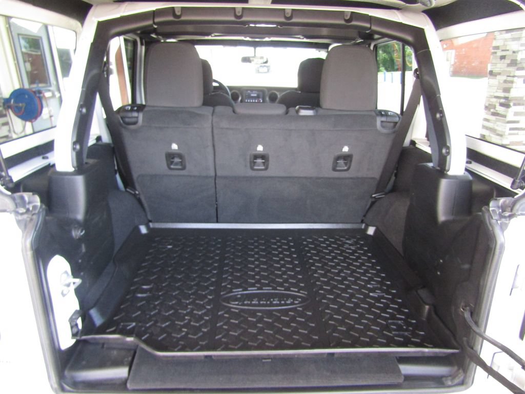 Used 2023 Jeep Wrangler Unlimited Sport AWD/4WD image 28