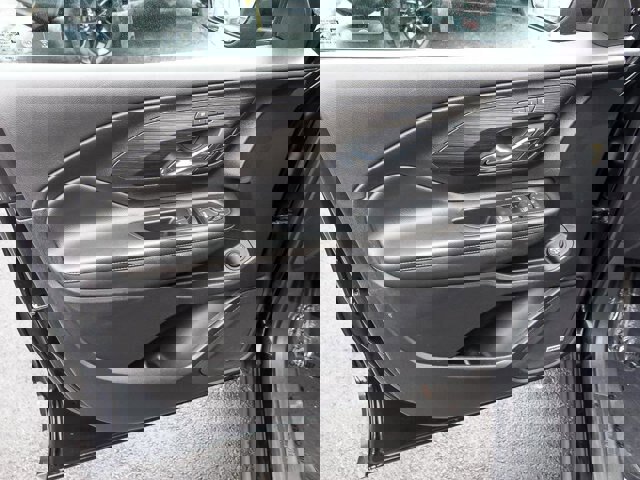 Used 2021 GMC Terrain SLT w/ Infotainment Package II image 27