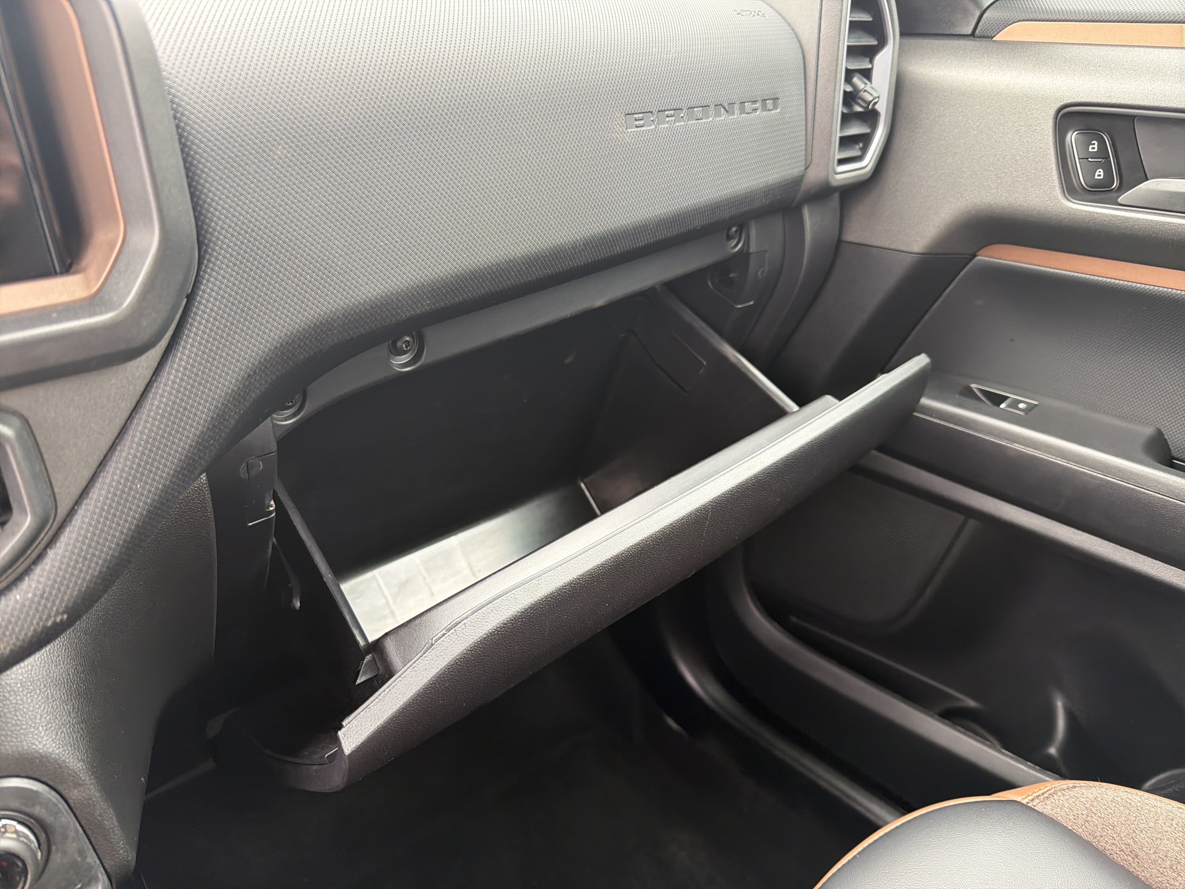 Certified 2025 Ford Bronco Sport Outer Banks w/ Outer Banks Tech Package+ AWD/4WD image 37