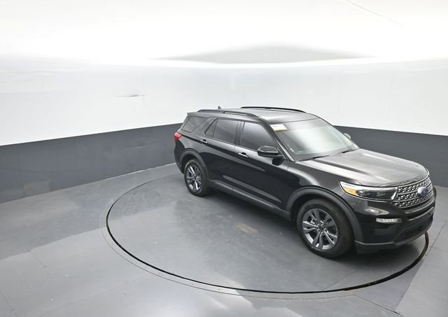 Certified 2022 Ford Explorer XLT w/ Equipment Group 202A AWD/4WD image 24