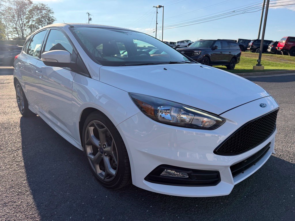 Certified 2018 Ford Focus ST FWD image 7