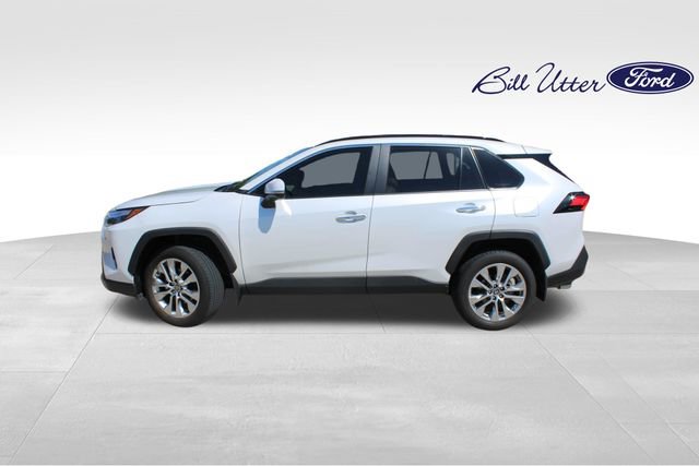Used 2025 Toyota RAV4 Limited FWD image 8