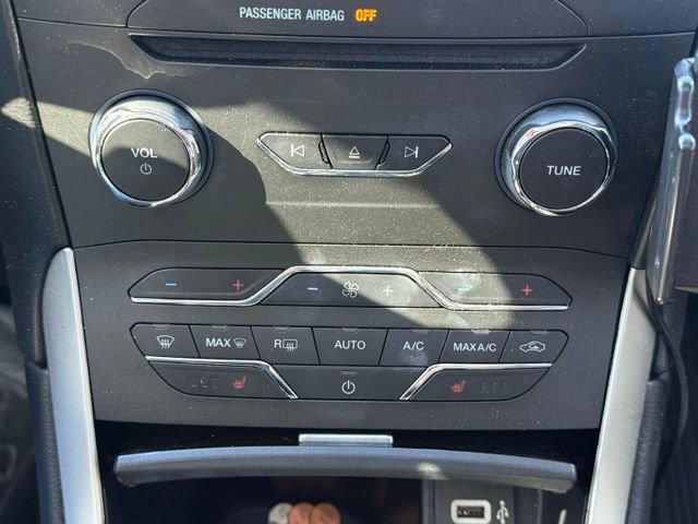 Certified 2018 Ford Edge SEL w/ Canadian Touring Package AWD/4WD image 29