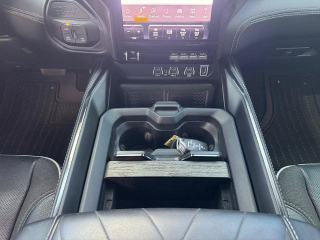 Used 2025 RAM 2500 Limited AWD/4WD image 11