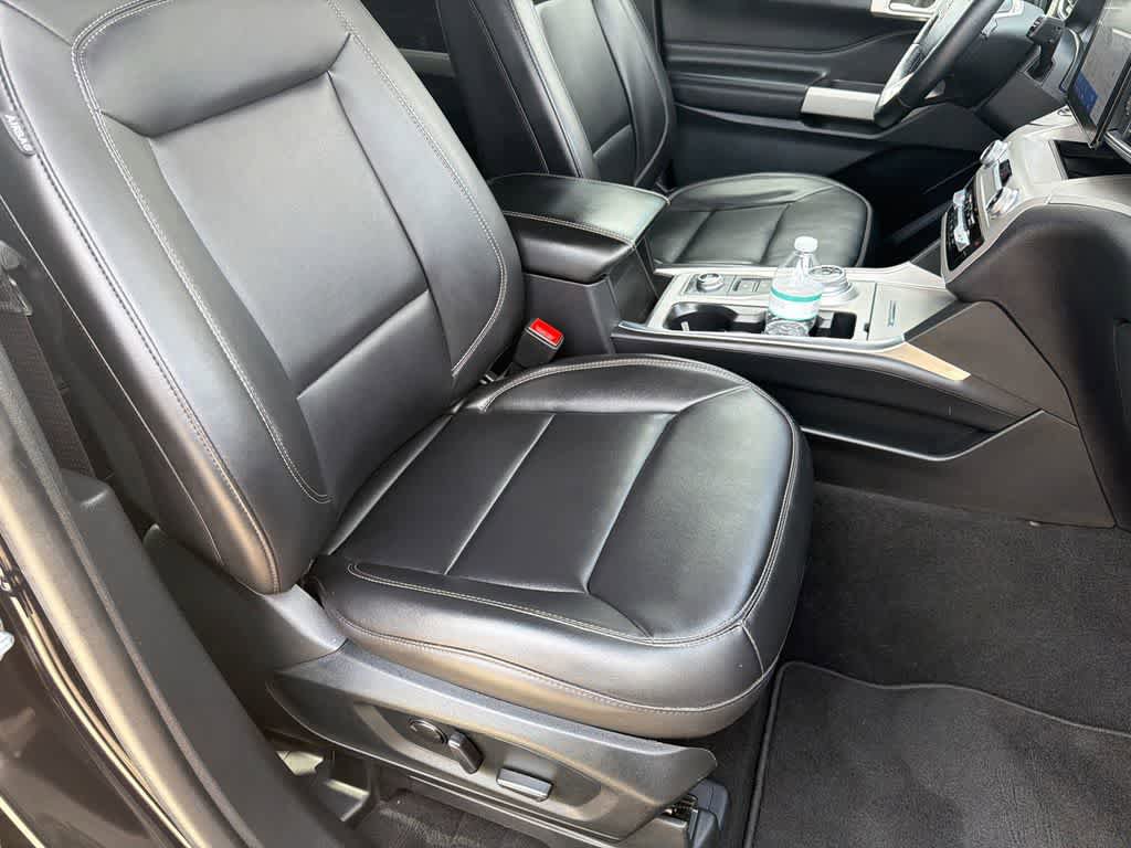 Certified 2023 Ford Explorer XLT w/ Equipment Group 202A AWD/4WD image 12