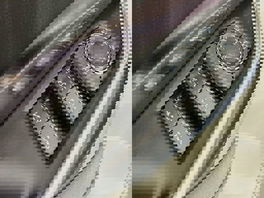 Used 2022 Cadillac XT4 Luxury w/ Cold Weather Package image 28