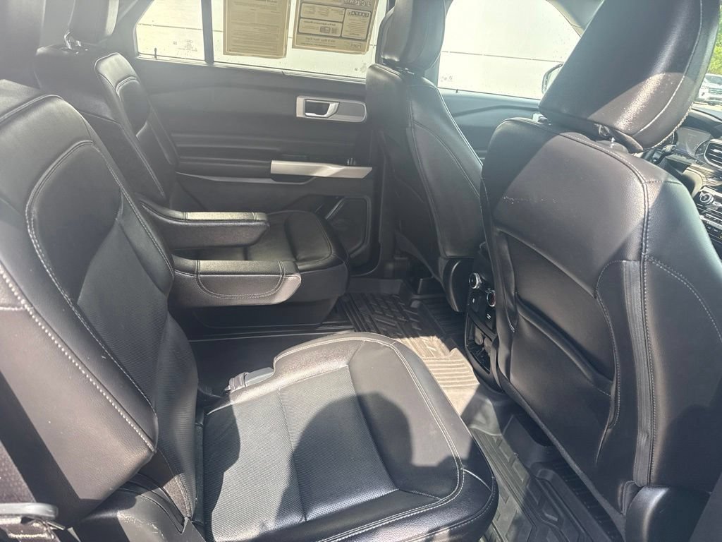 Certified 2022 Ford Explorer Limited w/ Equipment Group 301A RWD image 32