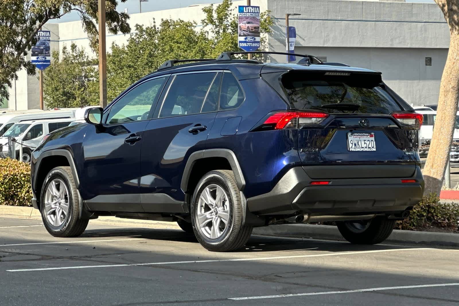 Used 2025 Toyota RAV4 XLE AWD/4WD image 7