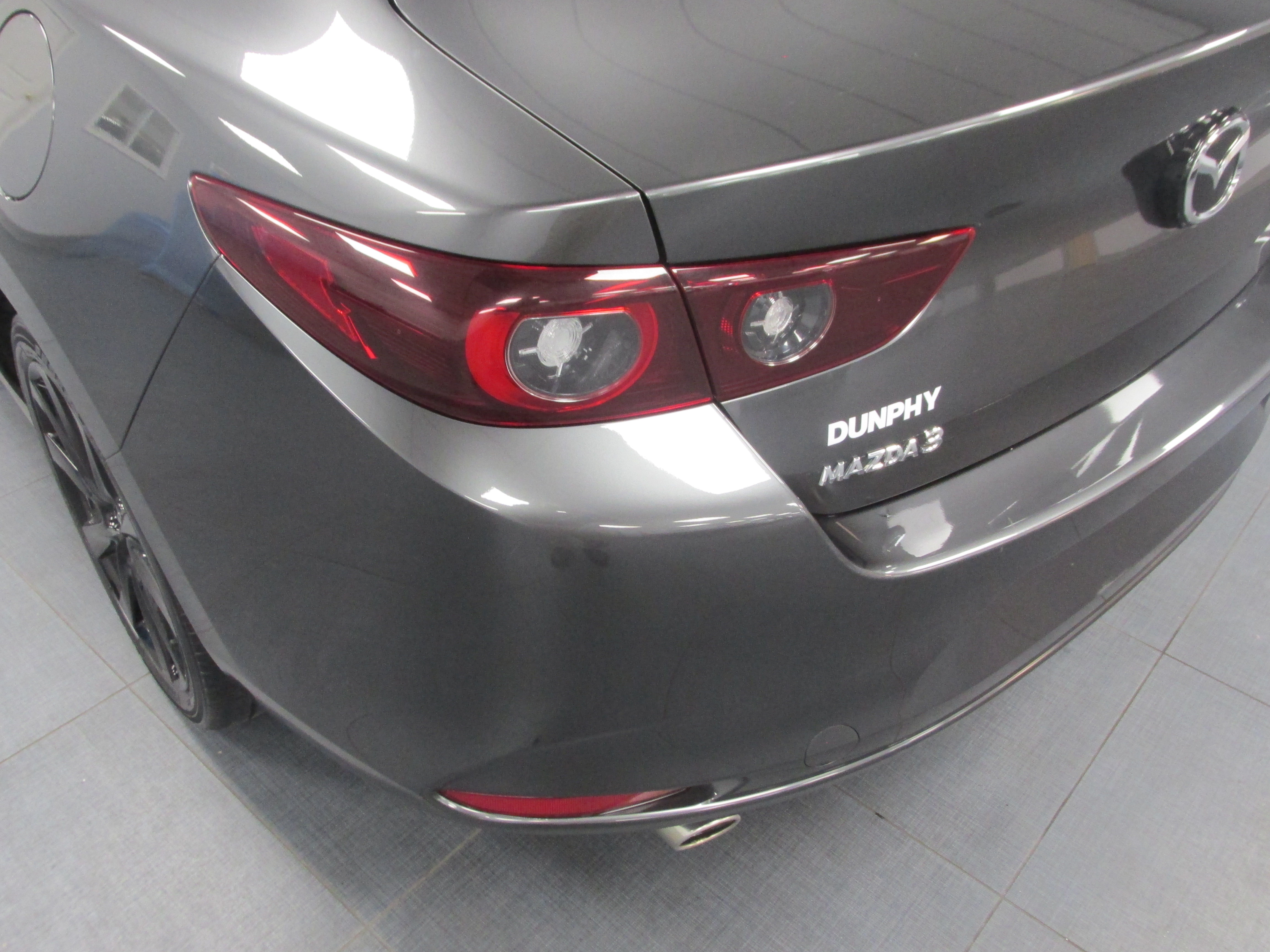Used 2024 MAZDA MAZDA3 s FWD image 12